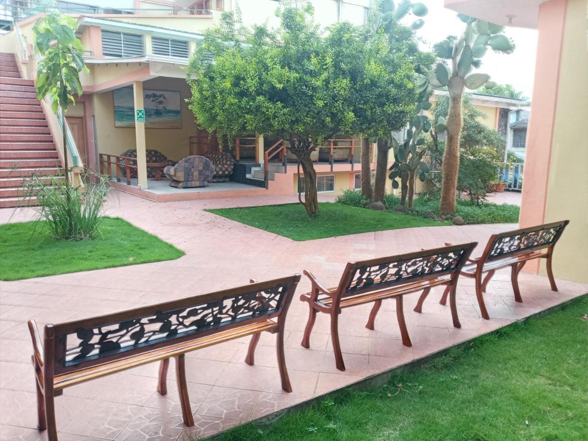 Hotel Palmeras Galapagos Puerto Ayora  Eksteriør bilde